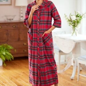 The Vermont Country Store Portuguese Cotton Flannel Snap Front Robe Dress Size M